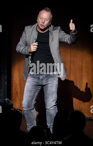 30 settembre 2018 - Toronto, Ontario, Canada - la rock band scozzese Simple Minds ha eseguito uno show sold out al Sony Center di Toronto. NELLA FOTO: JIM KERR, CHARLIE BURCHILL, GED GRIMES, SARAH BROWN, GORDY GOUDIE, CHERISSE OSEI (immagine di credito: © Angel Marchini/ZUMA Wire) Foto Stock