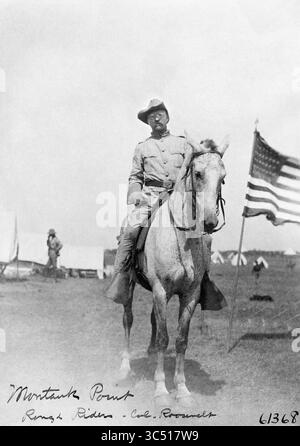 26 giugno 2019, Montauk, New York, USA: Colonnello Theodore Roosevelt a cavallo, Rough Rider, Montauk Point, Long Island, New York, USA, Fotografia di Frances Benjamin Johnston, 1898 (Credit Image: © JT Vintage/Glasshouse via ZUMA Wire) Foto Stock