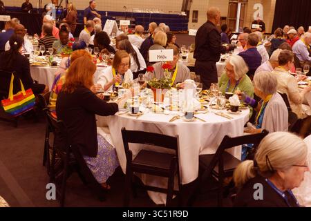 Pranzo al Macalester College Golden Scot in onore dei laureati di 50 anni o più. St Paul, Minnesota, Minnesota, Stati Uniti Foto Stock