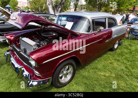 29 aprile 2017, Moab, Utah, Stati Uniti: Una berlina Chevy bel Air 2 porte restaurata del 1955 nel Moab April Action Car Show a Moab, Utah. (Immagine di credito: © Jon G. Fuller / Vwpics/VW Pics via cavo ZUMA) Foto Stock