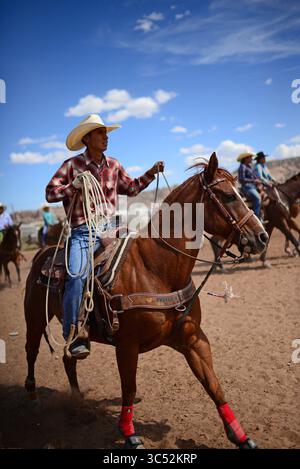 10 settembre 2016, Window Rock, Arizona, Stati Uniti: Concorso di rodeo durante la Navajo Nation Fair, un evento di fama mondiale che mostra l'agricoltura, le belle arti e l'artigianato Navajo, con la promozione e la conservazione del patrimonio Navajo fornendo intrattenimento culturale. Window Rock, Arizona. (Immagine di credito: © Nano Calvo/VW Pics tramite filo ZUMA) Foto Stock