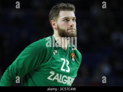 9 gennaio 2020, Madrid, MADRID, SPAGNA: MADRID, SPAGNA - 9 GENNAIO: Martinas Geben di Zalgiris durante la partita di basket Euroligue, giocata tra Real Madrid e Zalgiris al Wizink Center il 9 gennaio 2020 a Madrid, Spagna. (Immagine di credito: © AFP7 via cavo ZUMA) Foto Stock