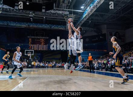 10 gennaio 2020, Mosca, Russia: Mateusz Ponitka, #25 dello Zenit San Pietroburgo in azione durante la partita del 18° turno dell'Eurolega turca della stagione 2019-2020 tra Khimki Mosca e Zenit San Pietroburgo alla Mytishchi Arena di Mosca..punteggio finale; Zenit San Pietroburgo 83:81 Khimki Mosca. (Immagine di credito: © Nicholas Muller/SOPA Images via ZUMA Wire) Foto Stock