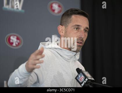28 gennaio 2020, Miami, Florida, Stati Uniti: Il capo-allenatore dei San Francisco 49ers Kyle Shanahan parla durante la disponibilità dei media all'Hyatt Regency Miami/James L. Knight Center di Miami, Flag. Martedì 28 gennaio 2020. (Immagine di credito: © TNS via cavo ZUMA) Foto Stock