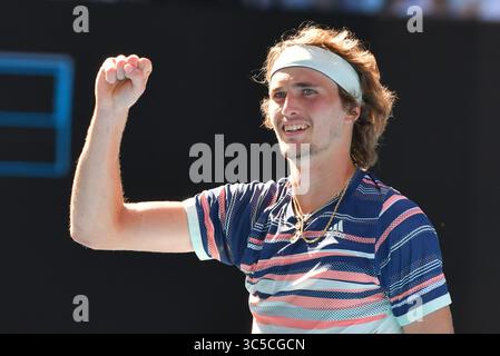 29 gennaio 2020: La settima testa di serie ALEXANDER ZVEREV (GER) festeggia dopo aver sconfitto la quindicesima testa di serie STAN WAWRINKA (sui) su Rod Laver Arena in un match dei quarti di finale maschile il giorno 10 dell'Australian Open 2020 a Melbourne, Australia. Sydney Low/Cal Sport Media. ZVEREV ha vinto 16 63 64 62 (immagine di credito: &Copy; Sydney Low/CSM tramite filo ZUMA) Foto Stock
