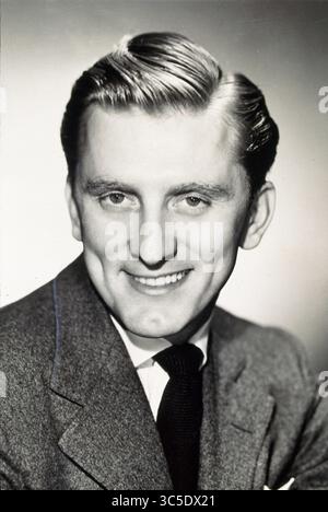 5 febbraio 2020: KIRK DOUGLAS (nato Issur Danielovitch, 9 dicembre 1916 - 5 febbraio 2020) attore, produttore, regista e autore, nonché icona della Golden Age di Hollywood, è morto a 103 anni. NELLA FOTO KIRK DOUGLAS in una pubblicità ancora tratta dal film del 1947 "i Walk Alone". (Immagine di credito: © Entertainment Pictures/ZUMAPRESS.com) Foto Stock