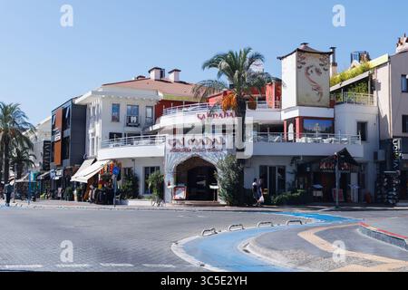 Vista sulla strada dell'autentica cucina indiana del taj mahal a marmaris, Mugla, il 25 settembre 2022 Foto Stock