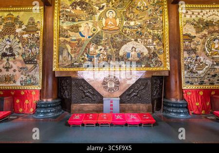 23 gennaio 2020, Shanghai, Cina: Dipinti buddisti meravigliosamente dettagliati nel Tempio di Jing'an , Shanghai, catene (immagine di credito: © Edwin Remsberg / Vwpics/VW Pics via ZUMA Wire) Foto Stock