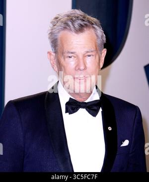 9 febbraio 2020, Beverly Hills, CA, Stati Uniti: BEVERLY HILLS, CALIFORNIA - 9 FEBBRAIO: David Foster partecipa al Vanity Fair Oscar Party del 2020 al Wallis Annenberg Center for the Performing Arts il 9 febbraio 2020 a Beverly Hills, California. Foto: Crash/imageSPACE (immagine di credito: © Imagespace via cavo ZUMA) Foto Stock