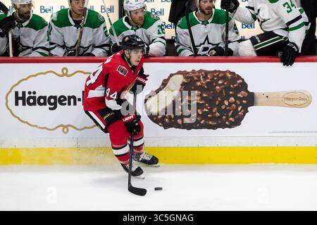 16 febbraio 2020: Il centro degli Ottawa Senators Jean-Gabriel Pageau (44) si attacca durante la partita della NHL tra i Dallas Stars e gli Ottawa Senators al Canadian Tire Centre di Ottawa, Canada. Daniel Lea/CSM(immagine di credito: &Copy; Daniel Lea/CSM tramite cavo ZUMA) Foto Stock