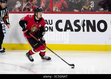 16 febbraio 2020: I senatori di Ottawa Thomas Chabot (72) controllano il puck durante la partita NHL tra i Dallas Stars e gli Ottawa Senators al Canadian Tire Centre di Ottawa, Canada. Daniel Lea/CSM(immagine di credito: &Copy; Daniel Lea/CSM tramite cavo ZUMA) Foto Stock