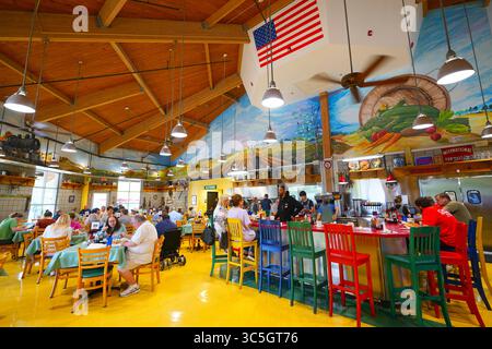 Il ristorante State Farmers Market di Raleigh, North Carolina, serve piatti locali freschi in un ambiente rustico Foto Stock