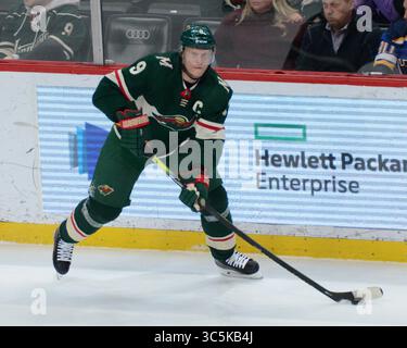 23 febbraio 2020: L'attaccante dei Minnesota Wild Mikko Koivu cerca un compagno di squadra aperto durante la partita NHL tra i St. Louis Blues e i Minnesota Wild all'Xcel Energy Center di St. Paul, Minnesota. Ricky Bassman/CSM(immagine di credito: &Copy; Ricky Bassman/CSM tramite cavo ZUMA) Foto Stock