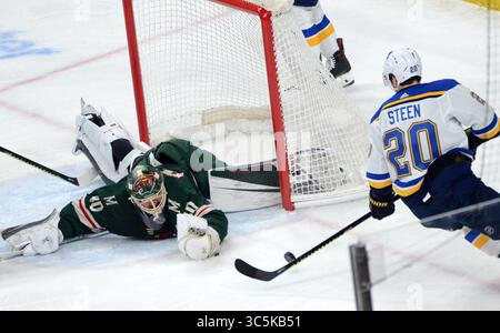 23 febbraio 2020: Il portiere dei Minnesota Wild Devan Dubnyk salta la partita della NHL tra i St. Louis Blues e i Minnesota Wild all'Xcel Energy Center di St. Paul, Minnesota. Ricky Bassman/CSM(immagine di credito: &Copy; Ricky Bassman/CSM tramite cavo ZUMA) Foto Stock