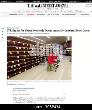 15 marzo 2020 - Montecito, California, Stati Uniti - gli scaffali vuoti dei negozi di alimentari a Vons sono uno spettacolo insolito nella ricca Montecito, California. Acqua, pane, latte, patate, carne, banane, zuppe e altre conserve sono gli articoli più impoveriti a causa dell'epidemia di coronavirus. Un supervisore ha detto che è stato ordinato più cibo, ma la consegna è stata ritardata e non vi sono indicazioni su quando riprenderà. (Immagine di credito: © Amy Katz via ZUMA Wire) Foto Stock