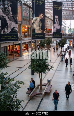 24 settembre 2010, Berlino, Brandeburgo, Germania: Centro commerciale Potsdamer Platz Arkaden, Berlino, Germania (immagine di credito: © Sergi ReboredoZUMA Wire) Foto Stock