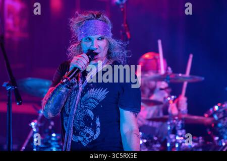 18 gennaio 2019, Anaheim, California, USA: MICHAEL STARR degli Steel Panther si esibisce alla House of Blues. (Immagine di credito: © Charlie Steffens/ZUMA Wire) Foto Stock
