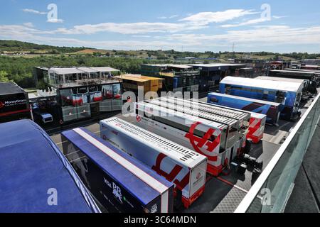 Budapest, Ungheria. 31 luglio 2025. Atmosfera da paddock. 31.07.2025. Campionato del mondo di formula 1, Rd 14, Gran Premio d'Ungheria, Budapest, Ungheria, giornata di preparazione. Crediti: James Moy/Alamy Live News Foto Stock