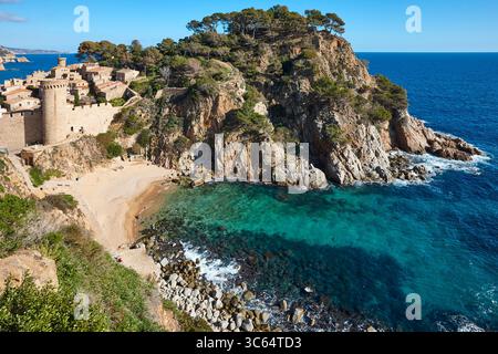 Pittoresca cittadina mediterranea di Tossa de Mar. Girona, Spagna Foto Stock