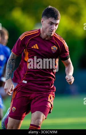 Roma, Italia. 31 luglio 2025. Matias Soule di AS Roma durante l'amichevole pre-stagionale tra AS Roma e Cannes allo Stadio "tre Fontane" il 31 luglio 2025 a Roma, Italia. Crediti: Giuseppe Maffia/Alamy Live News Foto Stock