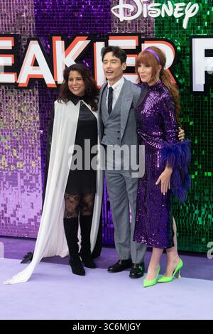 Londra, Regno Unito. 31 luglio 2025. Nella foto: (L-R) - il regista Nisha Ganatra, Manny Jacinto, il produttore Kristin Burr partecipa alla premiere britannica "Freakier Friday" all'Odeon Luxe, Leicester Square. Credito: Justin ng/Alamy Live News Foto Stock