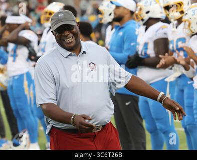 Canton, Stati Uniti. 31 luglio 2025. 2025 Pro Football Hall of Fame Inductee Sterling Sharpe ride mentre viene presentato alla Pro Football Hall of Fame Game di Canton, Ohio, giovedì 31 luglio 2025. Foto di Aaron Josefczyk/UPI credito: UPI/Alamy Live News Foto Stock