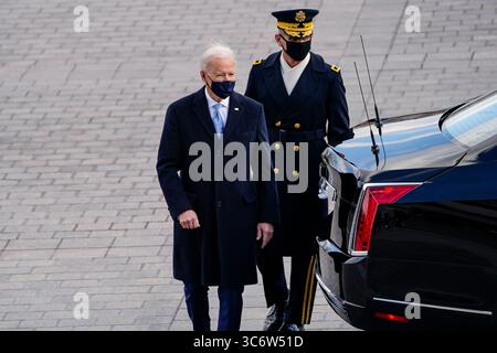 20 gennaio 2021, Washington, District of Columbia, USA: WASHINGTON, DC - 20 GENNAIO: il presidente Joe Biden parte dopo la sua inaugurazione il 20 gennaio 2021 a Washington (immagine di credito: © Melina Mara - Pool via CNP/CNP via ZUMA Wire) Foto Stock