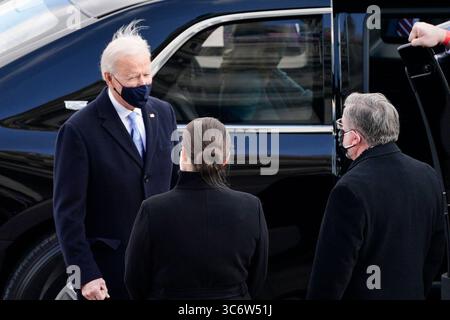 20 gennaio 2021, Washington, District of Columbia, USA: WASHINGTON, DC - 20 GENNAIO: il presidente Joe Biden parte dopo la sua inaugurazione il 20 gennaio 2021 a Washington (immagine di credito: © Melina Mara - Pool via CNP/CNP via ZUMA Wire) Foto Stock