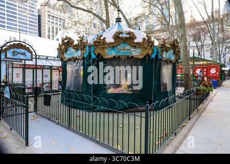 Giostra al mercato di Natale di Bryant Park a New York Foto Stock