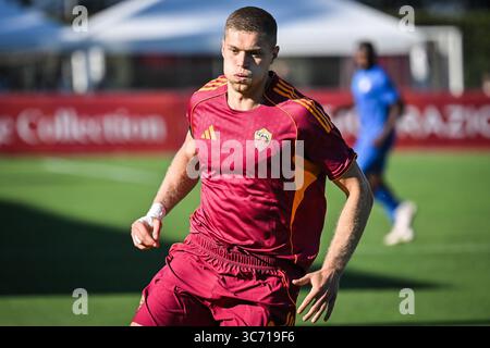 Artem DOVBYK dell'AS Roma durante l'amichevole di calcio tra AS Roma e AS Cannes il 31 luglio 2025 allo Stadio tre Fontane di Roma, Italia Credit: Independent Photo Agency/Alamy Live News Foto Stock