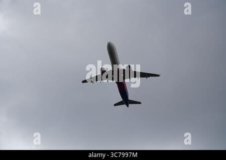 Wizz Air Airbus A321 - Aeroporto Internazionale di Birmingham Foto Stock