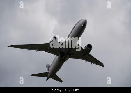 Qatar Airways Boeing 787 - Aeroporto Internazionale di Birmingham Foto Stock