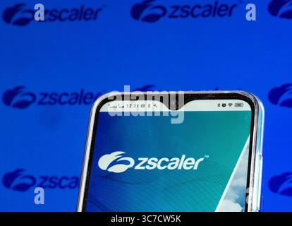 1° febbraio 2021, Ucraina: In questa foto viene visualizzato un logo Zscaler, Inc. Sullo schermo di uno smartphone. (Immagine di credito: © Igor Golovniov/immagini SOPA tramite filo ZUMA) Foto Stock