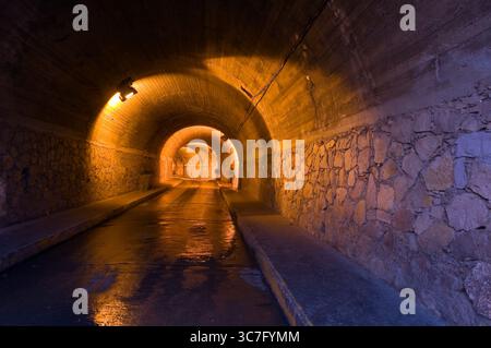 Passeggiata notturna nei vicoli di Guanajuato. Messico Foto Stock