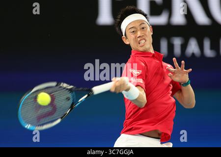 6 febbraio 2021: Melbourne, Australia: KEI NISHIKORI del Giappone in azione contro D. Schwartzman dell'Argentina in una partita di Coppa ATP del gruppo D sulla Rod Laver Arena di Melbourne. (Immagine di credito: © Sydney Low/CSM tramite filo ZUMA) Foto Stock