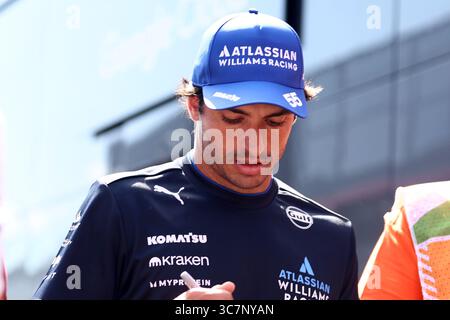 Mogyorod, Ungheria. 1 agosto 2025. Carlos Sainz della Williams Racing durante le prove libere davanti al Gran Premio di F1 d'Ungheria a Hungaroring il 1 agosto 2025 a Mogyorod, Ungheria. Crediti: Marco Canoniero/Alamy Live News Foto Stock