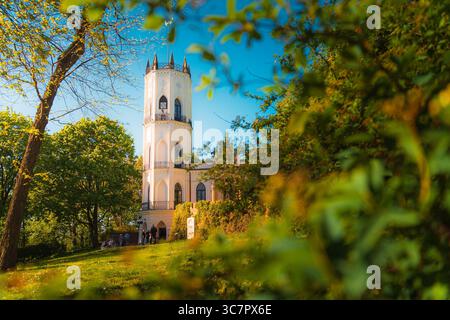 Museo del Romanticismo a Opinogora Gorna, Polonia. Castello neogotico sul territorio della storica tenuta della famiglia Krasinski Foto Stock