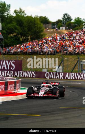 Budapest, Ungheria. 2 agosto 2025. Il pilota francese del MoneyGram Haas F1 Team Esteban Ocon durante la sessione di qualificazione del Gran Premio d'Ungheria di Formula 1 2025. Credito: SOPA Images Limited/Alamy Live News Foto Stock