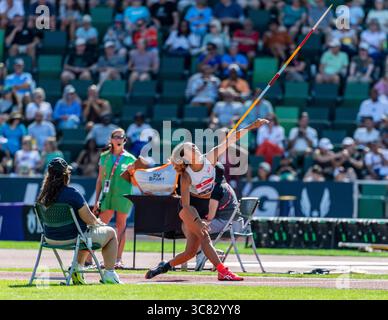 1 agosto 2025 Eugene, O atleta statunitense di Heptathlon Taliyah Brooks lancia il giavellotto durante il secondo giorno del Campionato USATF Outdoor Track and Field Championship a Hayward Field Eugene O Thurman James/CSM Foto Stock