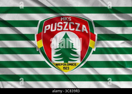 Pringsewu, Lampung; 3 agosto 2025; struttura del logo della bandiera della squadra di calcio Puszcza Niepoomice, campionato di calcio polacco 1 Foto Stock