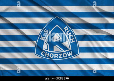 Pringsewu, Lampung; 3 agosto 2025; struttura del logo della bandiera della squadra di calcio Ruch Chorzw, campionato di calcio polacco 1 Foto Stock