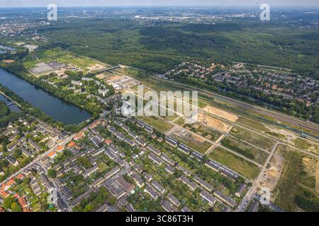 Luftbild, Baustelle ehemaliger Rangierbahnhof Wedau für neues Duisburger Wohnquartier an der Sechs-seen-Platte, Wohngebiet Ortsteil Bissingheim, Wedau, Duisburg, Ruhrgebiet, Nordrhein-Westfalen, Deutschland ACHTUNGxMINDESTHONORARx60xEURO *** Vista aerea, cantiere dell’ex cantiere di smistamento Wedau per il nuovo quartiere residenziale di Duisburg sulla Sechs Seen Platte, zona residenziale nel distretto di Bissingheim, Wedau, Duisburg, zona della Ruhr, Renania settentrionale-Vestfalia, Germania ATTENTIONxMINDESTHONORARx60xEURO Foto Stock