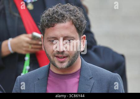 Berlin, Deutschland, 03.08.2025: Deutscher Bundestag, Marie-Elisabeth-Lüders-Haus: ARD-Sommerintervista: Grünen-Chef Felix Banaszak nach der Sendung *** Berlino, Germania, 03 08 2025 Bundestag tedesco, Marie Elisabeth Lüders House ARD intervista estiva leader del Partito Verde Felix Banaszak dopo il programma Copyright: XdtsxNachrichtenagenturx dts 77308 Foto Stock