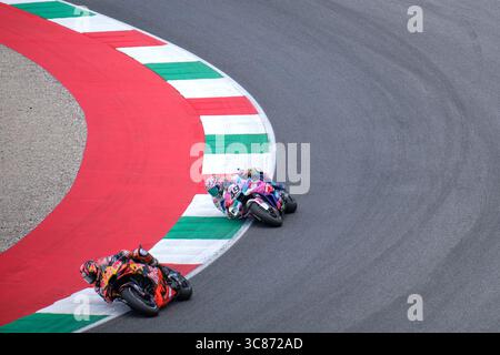 Mugello, Italia - 22 giugno 2025: Vinales e di Giannantonio, sulle moto KTM e Ducati, alla MotoGP italiana Foto Stock