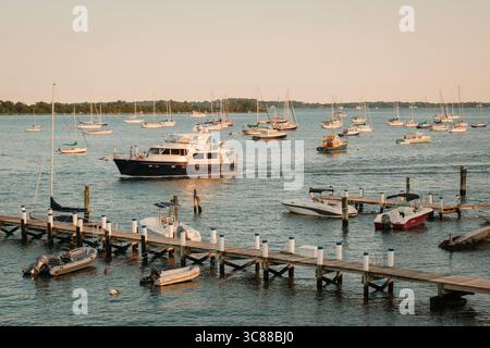 Barche nel porto di Noank, Groton, Connecticut Foto Stock