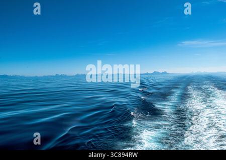 Navigazione da Bodø alle isole Lofoten: Un arrivo davvero spettacolare via mare al porto di Moskenes Foto Stock