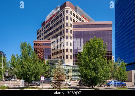 Calgary, Alberta - 29 giugno 2025: Esterno della sede centrale di Rogers a Calgary, Alberta. Foto Stock