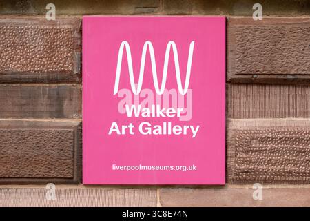 Liverpool, Regno Unito - 20 settembre 2024: Cartello all'ingresso della Walker Art Gallery nella città di Liverpool, Regno Unito. Foto Stock