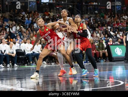 College Park, Stati Uniti. 3 agosto 2025. I Washington Mystics affrontano l'Atlanta Dream alla Gateway Center Arena di College Park, Georgia, il 3 agosto 2025. (Foto di Lawrence Cooper/Sipa USA) credito: SIPA USA/Alamy Live News Foto Stock
