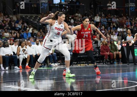 College Park, Stati Uniti. 3 agosto 2025. I Washington Mystics affrontano l'Atlanta Dream alla Gateway Center Arena di College Park, Georgia, il 3 agosto 2025. (Foto di Lawrence Cooper/Sipa USA) credito: SIPA USA/Alamy Live News Foto Stock